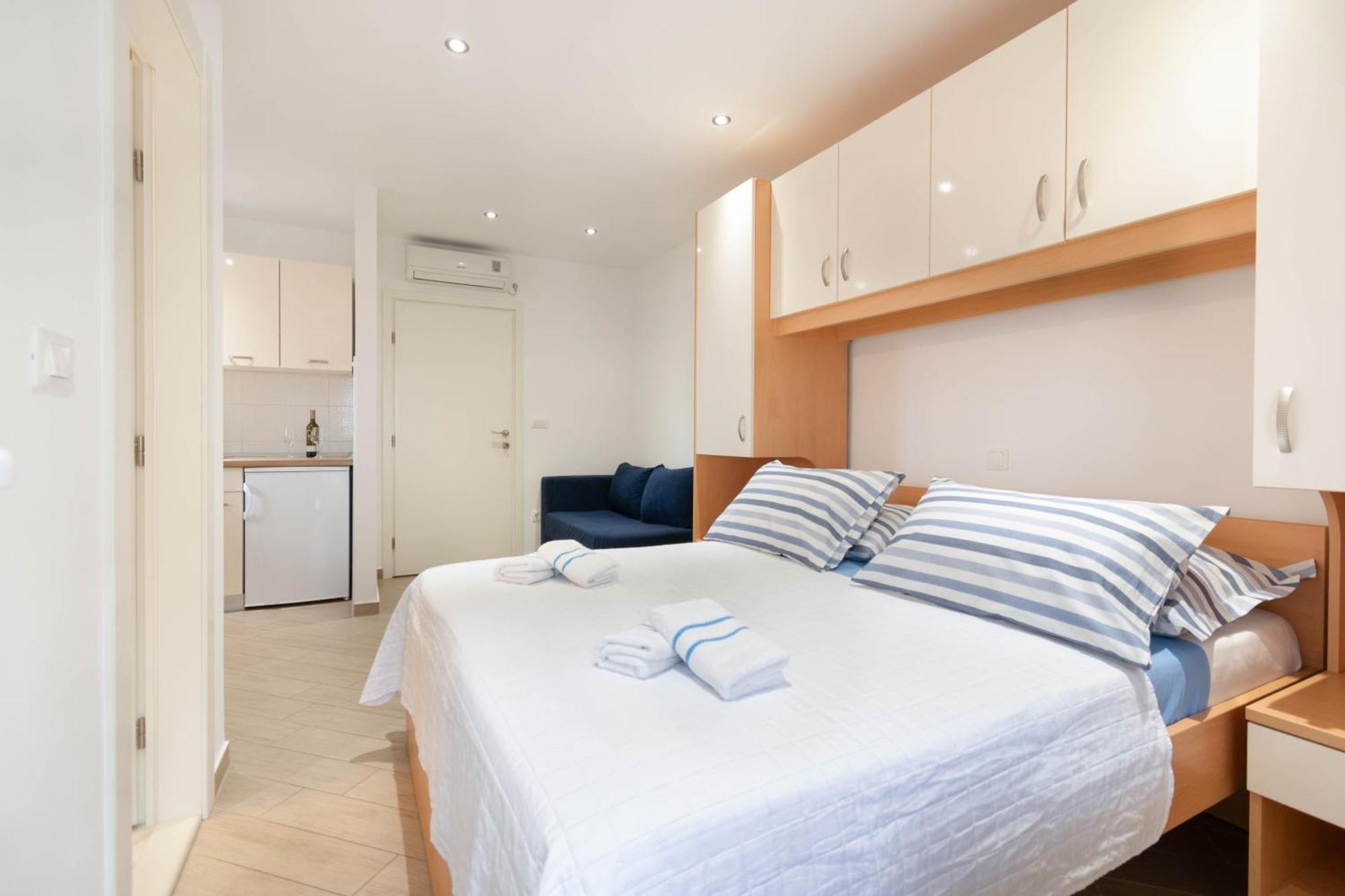 Studio Apartmani Dora Makarska Exterior photo