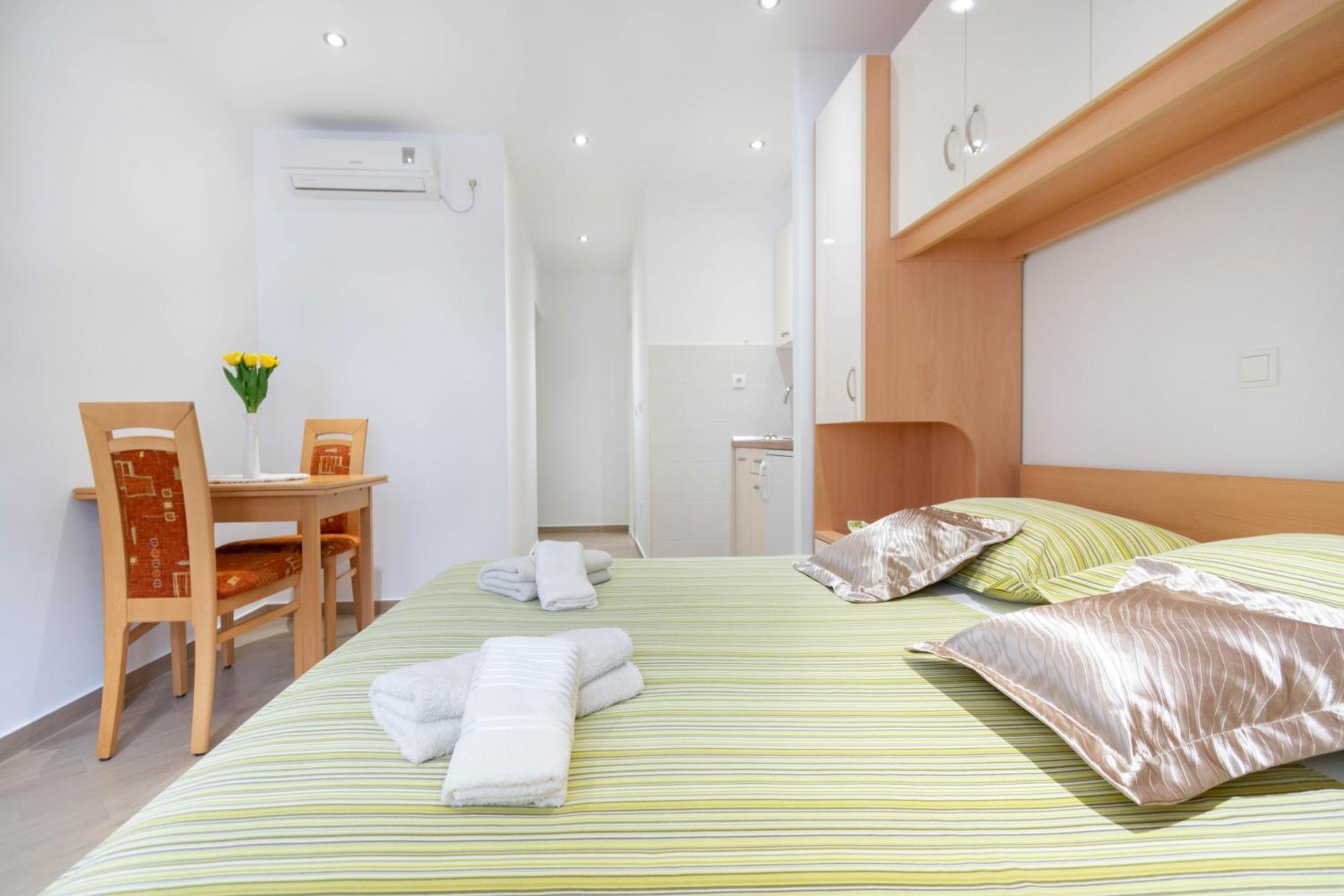 Studio Apartmani Dora Makarska Exterior photo